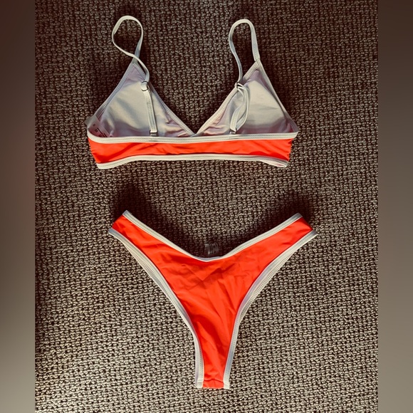 Orange and White Contrast Sporty Bikini 🧡🤍 - Picture 5 of 6